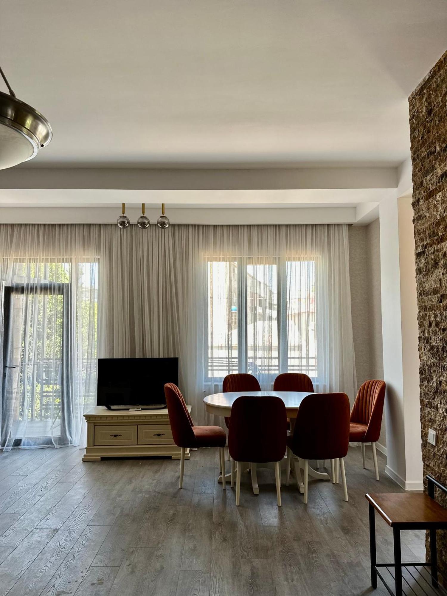 Aparthotel Kutaisi Апартаменти *
